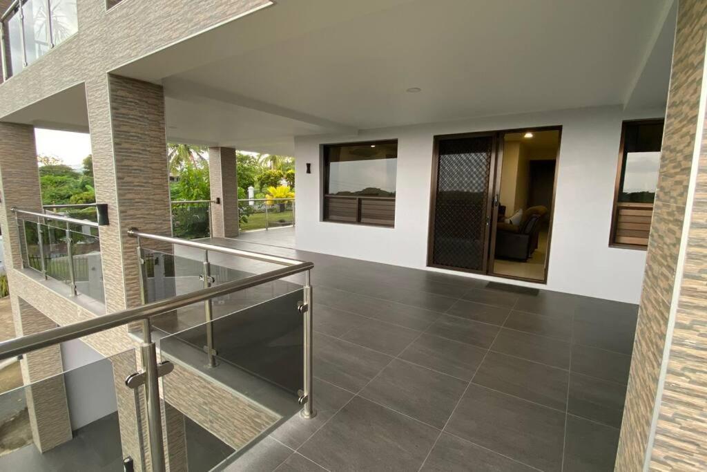 Lovely 4-Bedroom Holiday Home With Free Parking. Лаутока Екстер'єр фото